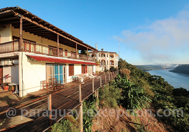 J1 Relaxation au bord du fleuve Paraná J1 Relaxation au bord du fleuve Paraná